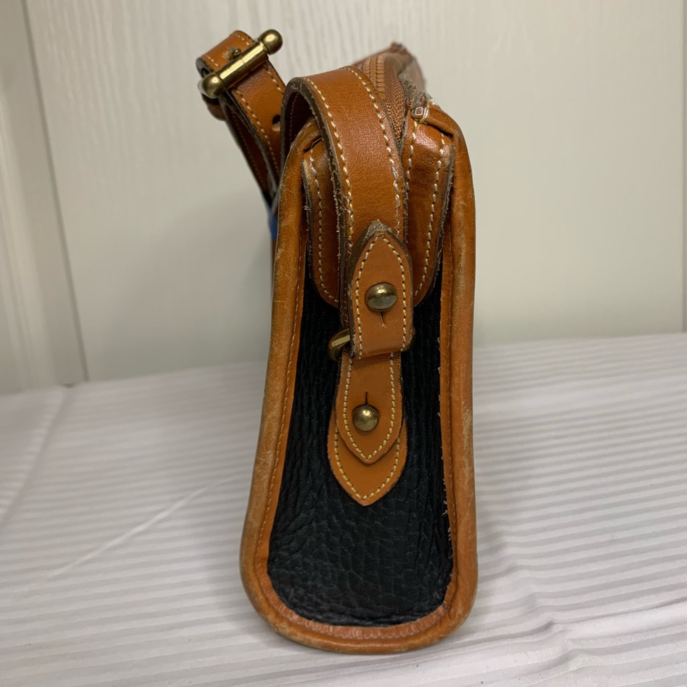 Vintage Dooney & Bourke purse - Picture 3 of 10
